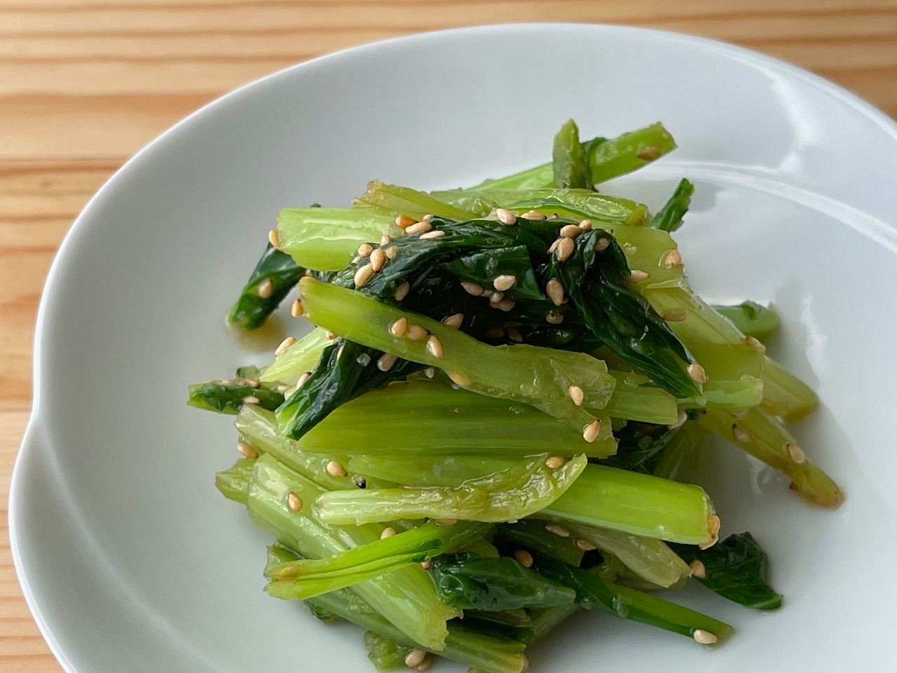 野菜ひとつ かぶの葉のにんにく醤油和え 週末の作り置きレシピ