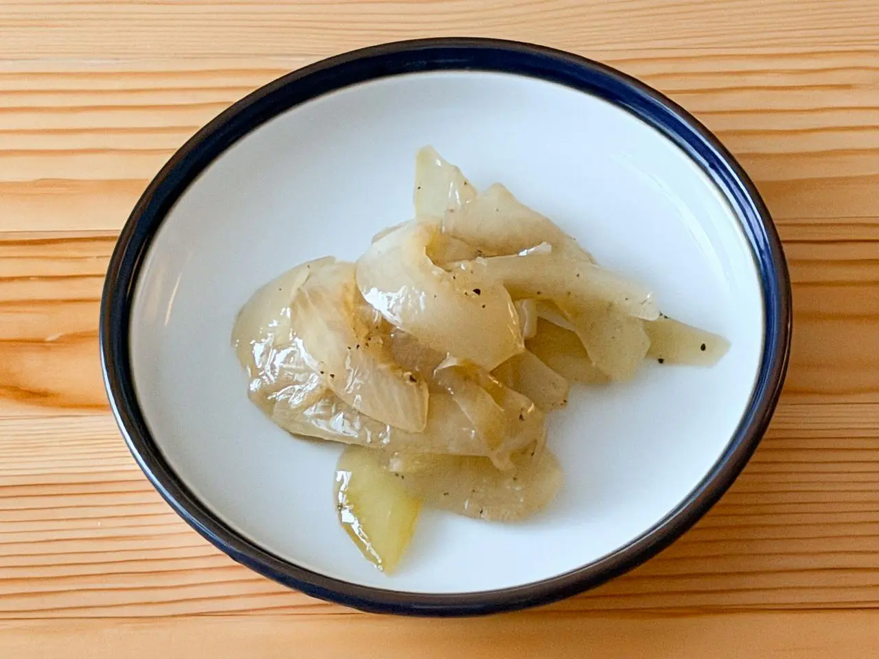 【野菜ひとつ】玉ねぎのガーリックコンソメソテー 【野菜ひとつ】玉ねぎのガーリックコンソメソテー