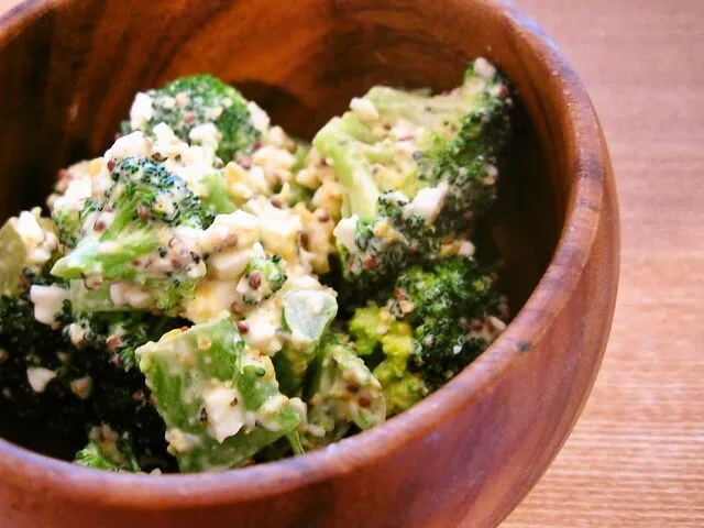 ブロッコリーとゆで卵のマスタードマヨサラダ