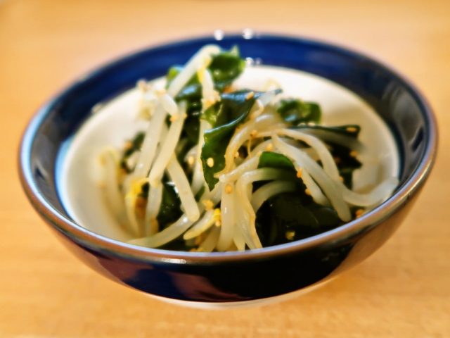 あっさり・簡単・安価　もやしとわかめの酢の物