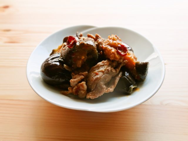 なすと豚肉の豆板醤炒め　ごはんにもビールにも