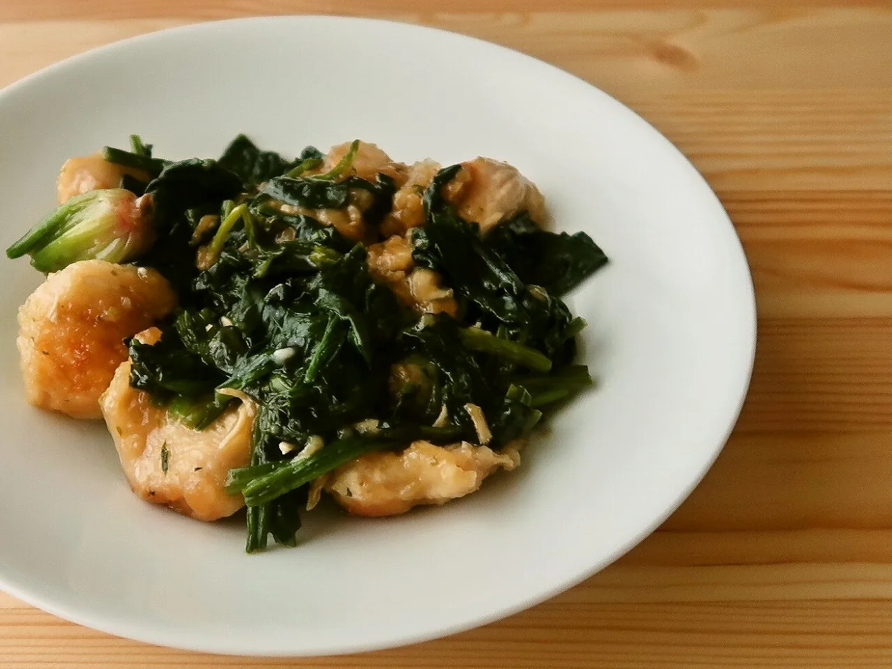 ほうれん草と鶏むね肉の柚子胡椒炒め 週末の作り置きレシピ