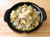 白菜とひき肉のコンソメスープ